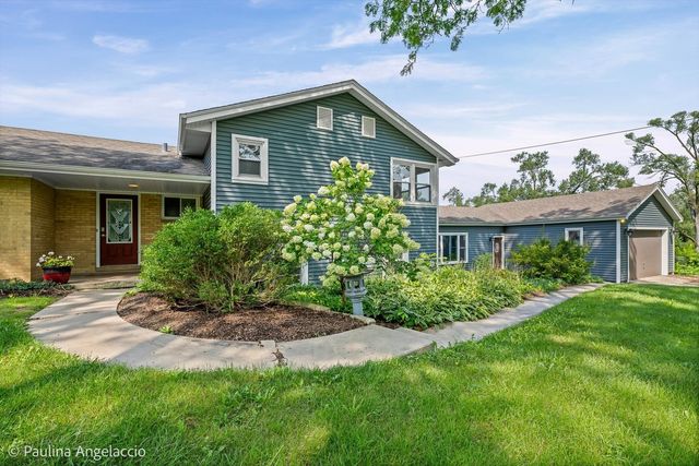 22406 N Bertha Lane, Barrington, IL 60010