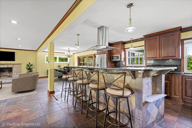 22406 N Bertha Lane, Barrington, IL 60010