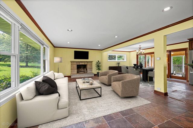 22406 N Bertha Lane, Barrington, IL 60010