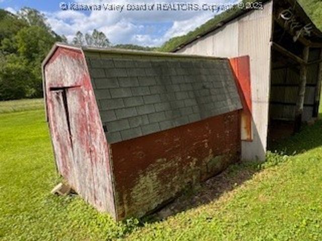 161 Cow Lane, Arnoldsburg, WV 25334