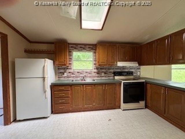 161 Cow Lane, Arnoldsburg, WV 25334