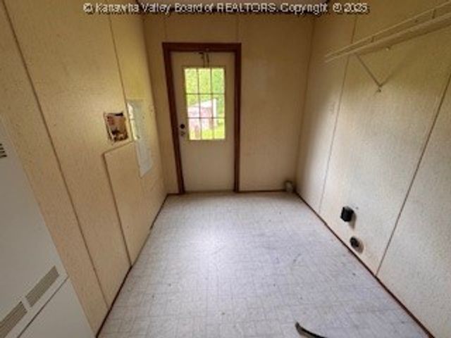 161 Cow Lane, Arnoldsburg, WV 25334