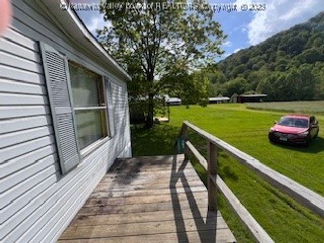 161 Cow Lane, Arnoldsburg, WV 25334
