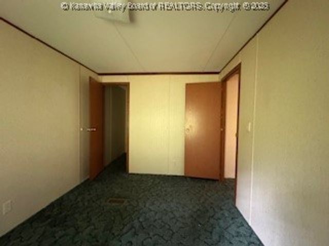 161 Cow Lane, Arnoldsburg, WV 25334