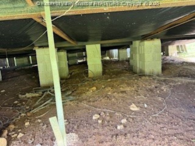 161 Cow Lane, Arnoldsburg, WV 25334