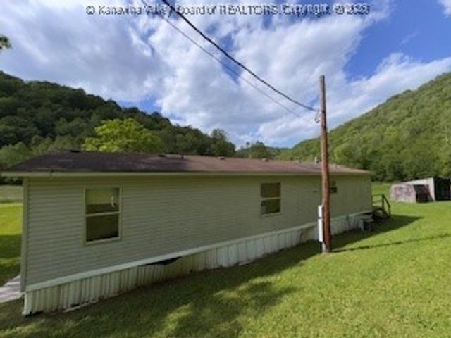 161 Cow Lane, Arnoldsburg, WV 25334