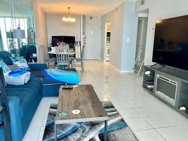 111 Briny Avenue 21-06, Pompano Beach, FL 33062