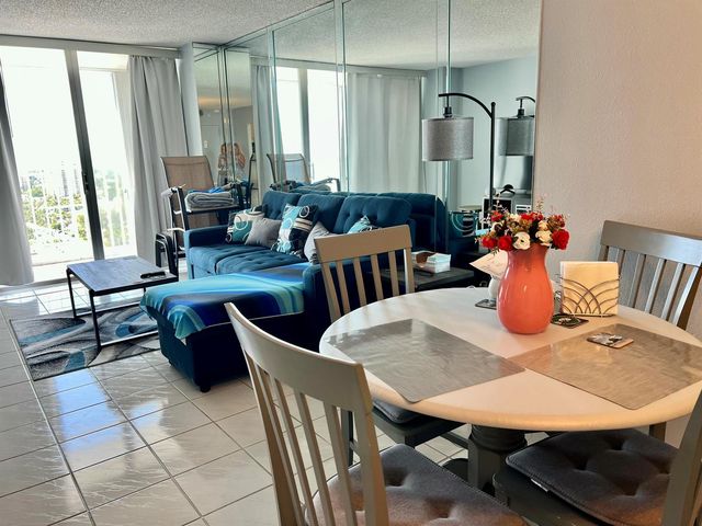 111 Briny Avenue 21-06, Pompano Beach, FL 33062