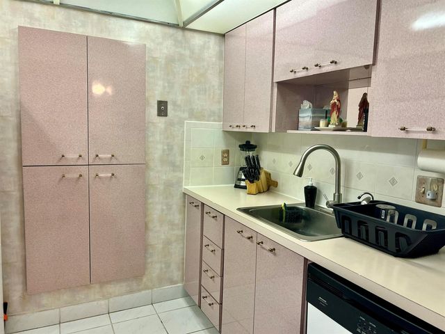 111 Briny Avenue 21-06, Pompano Beach, FL 33062