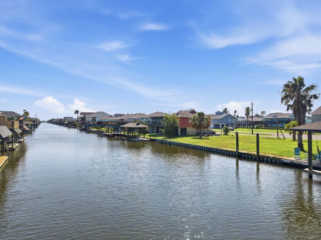 489 Pompano Street, Bayou Vista, TX 77563