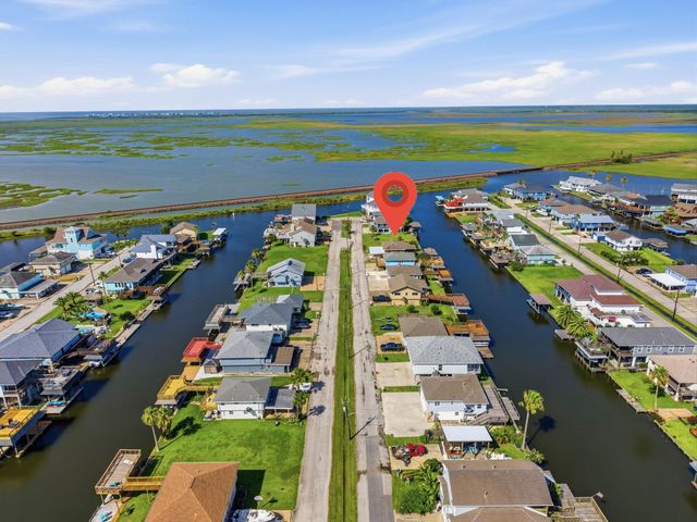 489 Pompano Street, Bayou Vista, TX 77563