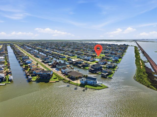 489 Pompano Street, Bayou Vista, TX 77563