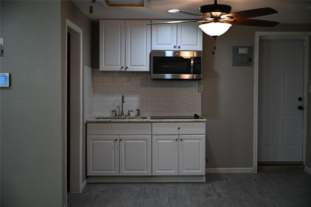 212 Summit Drive, Conroe, TX 77303