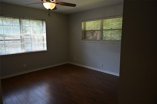 212 Summit Drive, Conroe, TX 77303