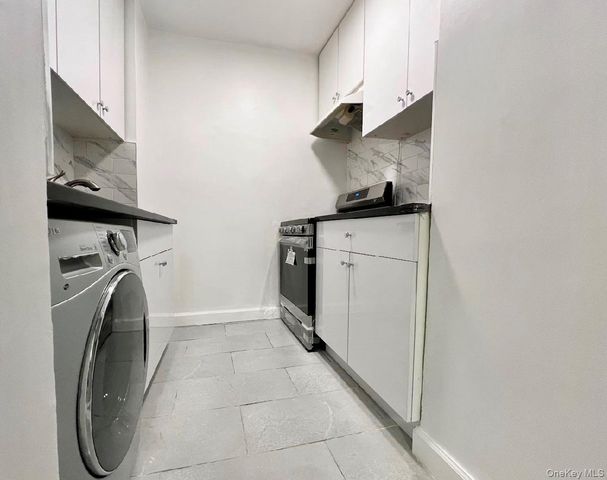 13317 Sanford Avenue 2J, Flushing, NY 11355