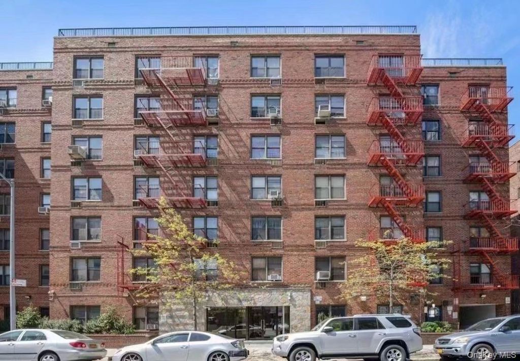 13317 Sanford Avenue 2J, Flushing, NY 11355