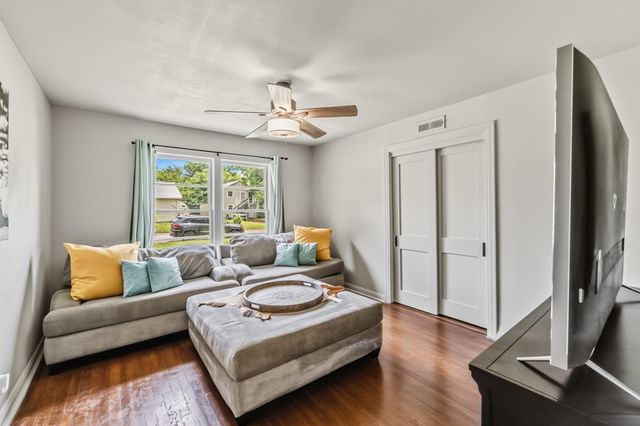 1604 Avenue P, Huntsville, TX 77340