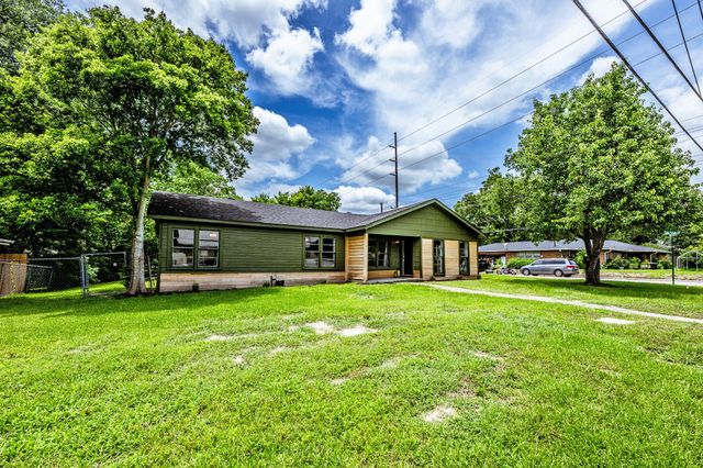 1604 Avenue P, Huntsville, TX 77340