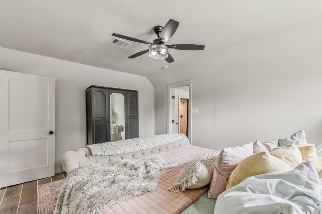 1604 Avenue P, Huntsville, TX 77340