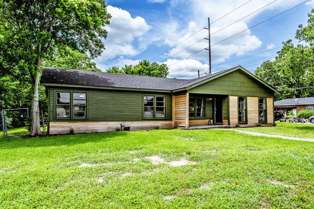 1604 Avenue P, Huntsville, TX 77340