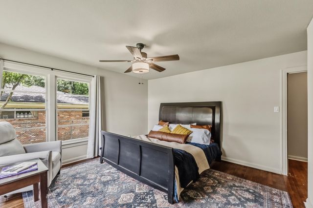 1604 Avenue P, Huntsville, TX 77340