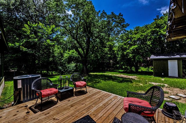 1604 Avenue P, Huntsville, TX 77340