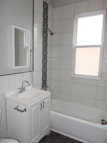 5715 S Sangamon Avenue 2, Chicago, IL 60621