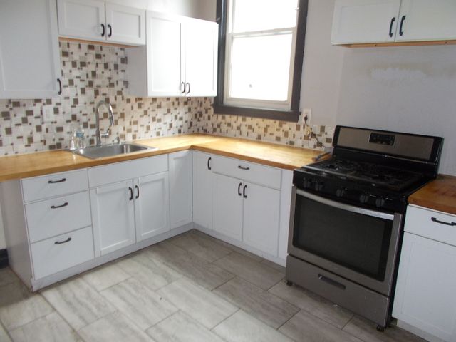 5715 S Sangamon Avenue 2, Chicago, IL 60621