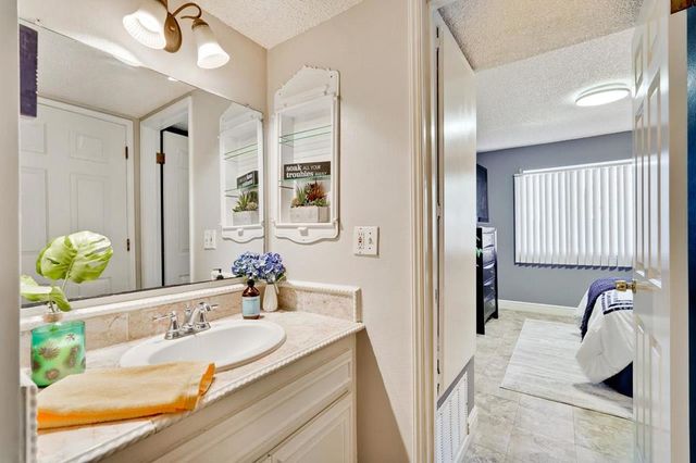 259 Capitol 163, San Jose, CA 95127