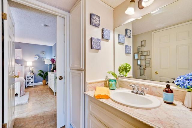 259 Capitol 163, San Jose, CA 95127