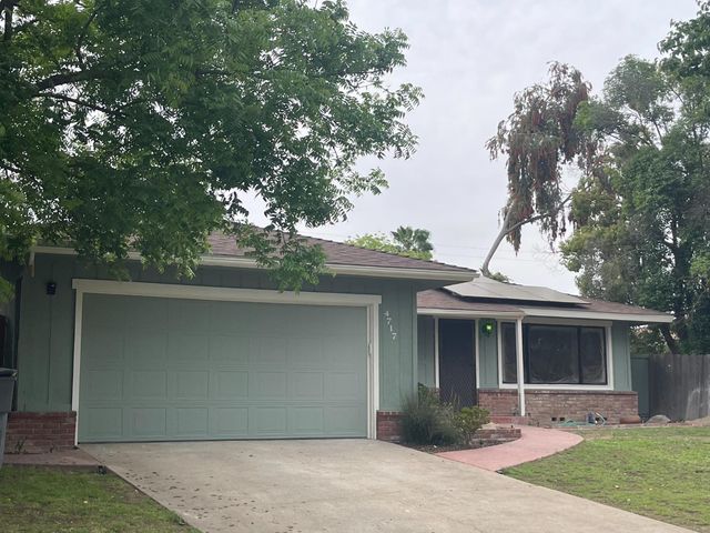 4717 N Bengston Avenue, Fresno, CA 93705