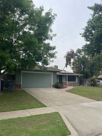 4717 N Bengston Avenue, Fresno, CA 93705