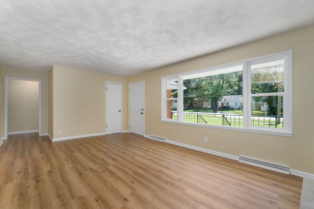 1309 E Bennett Street, Springfield, MO 65804