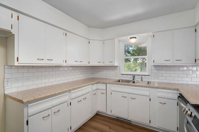 1309 E Bennett Street, Springfield, MO 65804