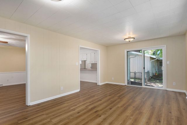 1309 E Bennett Street, Springfield, MO 65804