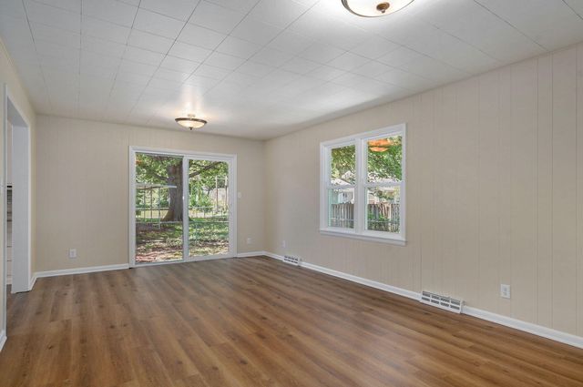 1309 E Bennett Street, Springfield, MO 65804