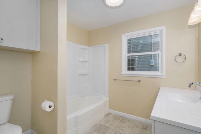 1309 E Bennett Street, Springfield, MO 65804