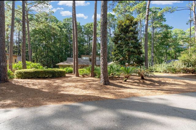 4 Brown Thrasher Rd, Hilton Head Island, SC 29926