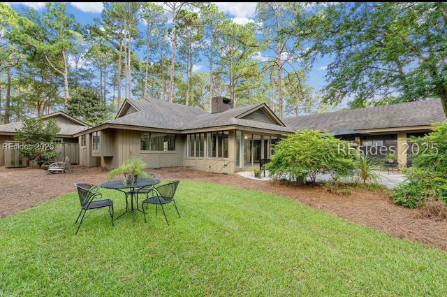 4 Brown Thrasher Rd, Hilton Head Island, SC 29926