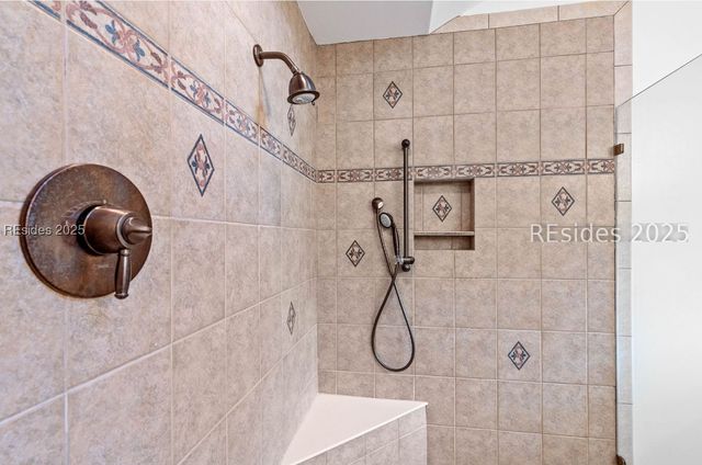 4 Brown Thrasher Rd, Hilton Head Island, SC 29926