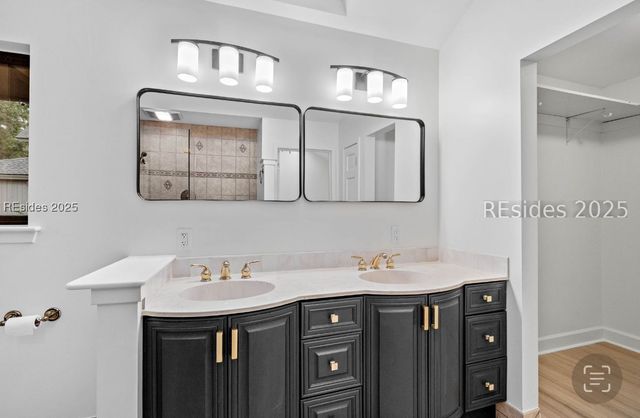 4 Brown Thrasher Rd, Hilton Head Island, SC 29926