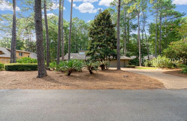 4 Brown Thrasher Rd, Hilton Head Island, SC 29926