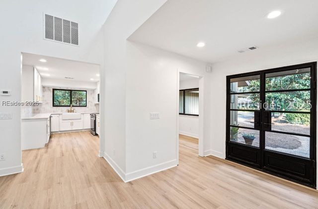 4 Brown Thrasher Rd, Hilton Head Island, SC 29926