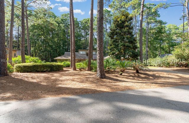4 Brown Thrasher Rd, Hilton Head Island, SC 29926