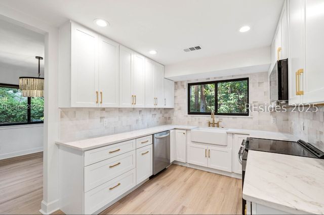 4 Brown Thrasher Rd, Hilton Head Island, SC 29926