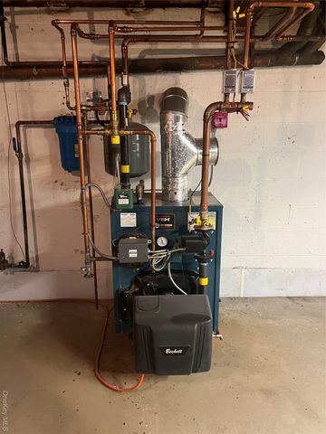 84 Hillis Terrace, Poughkeepsie, NY 12603