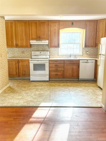 84 Hillis Terrace, Poughkeepsie, NY 12603