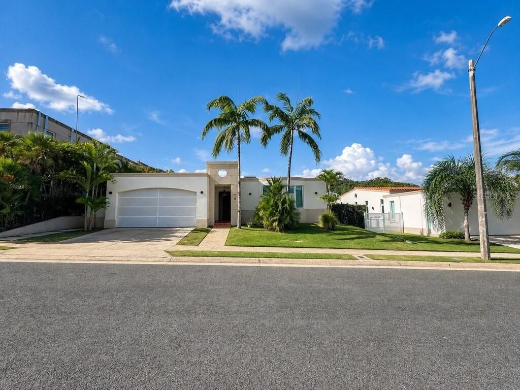 Image 1 of property listing at Alambra ALAMBRA STREET 76, Guaynabo, PR 00971