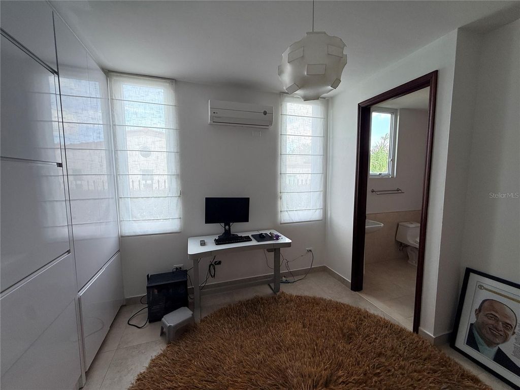 Image 16 of property listing at Alambra ALAMBRA STREET 76, Guaynabo, PR 00971