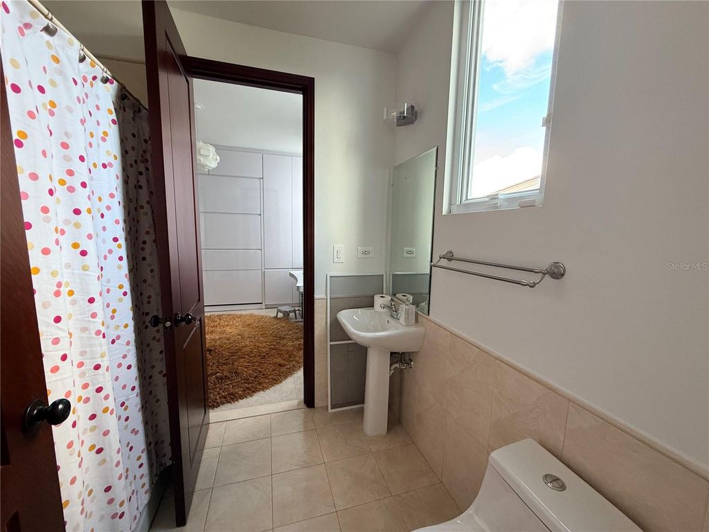 Image 17 of property listing at Alambra ALAMBRA STREET 76, Guaynabo, PR 00971
